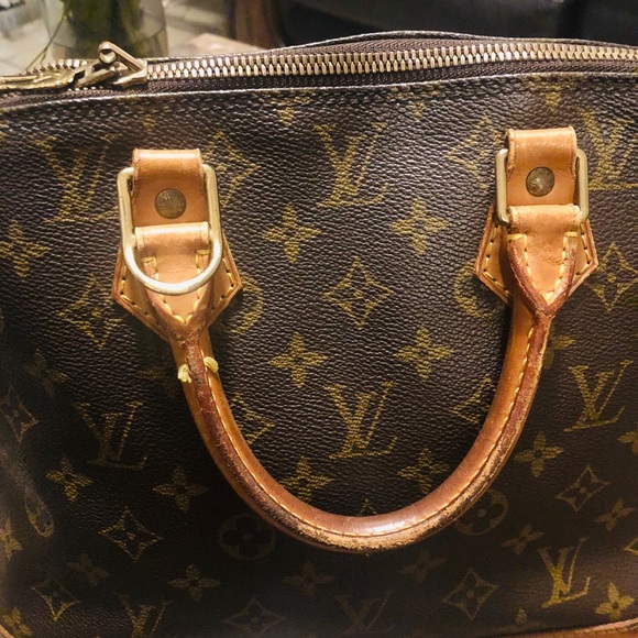 ❌❌ SOLD❌❌. Authentic LV Alma MM - Picture 2 of 7